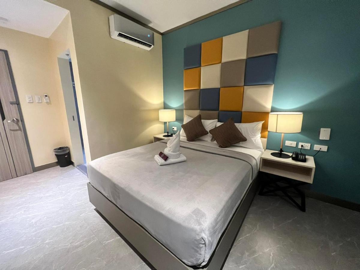 Yes Hotel Imus Cavite Exterior foto